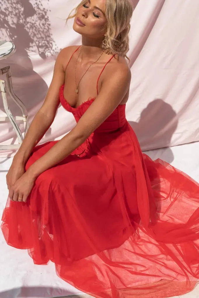 Women's Elegant Sleeveless Maxi Wedding Guest Dress with Sweetheart Neckline