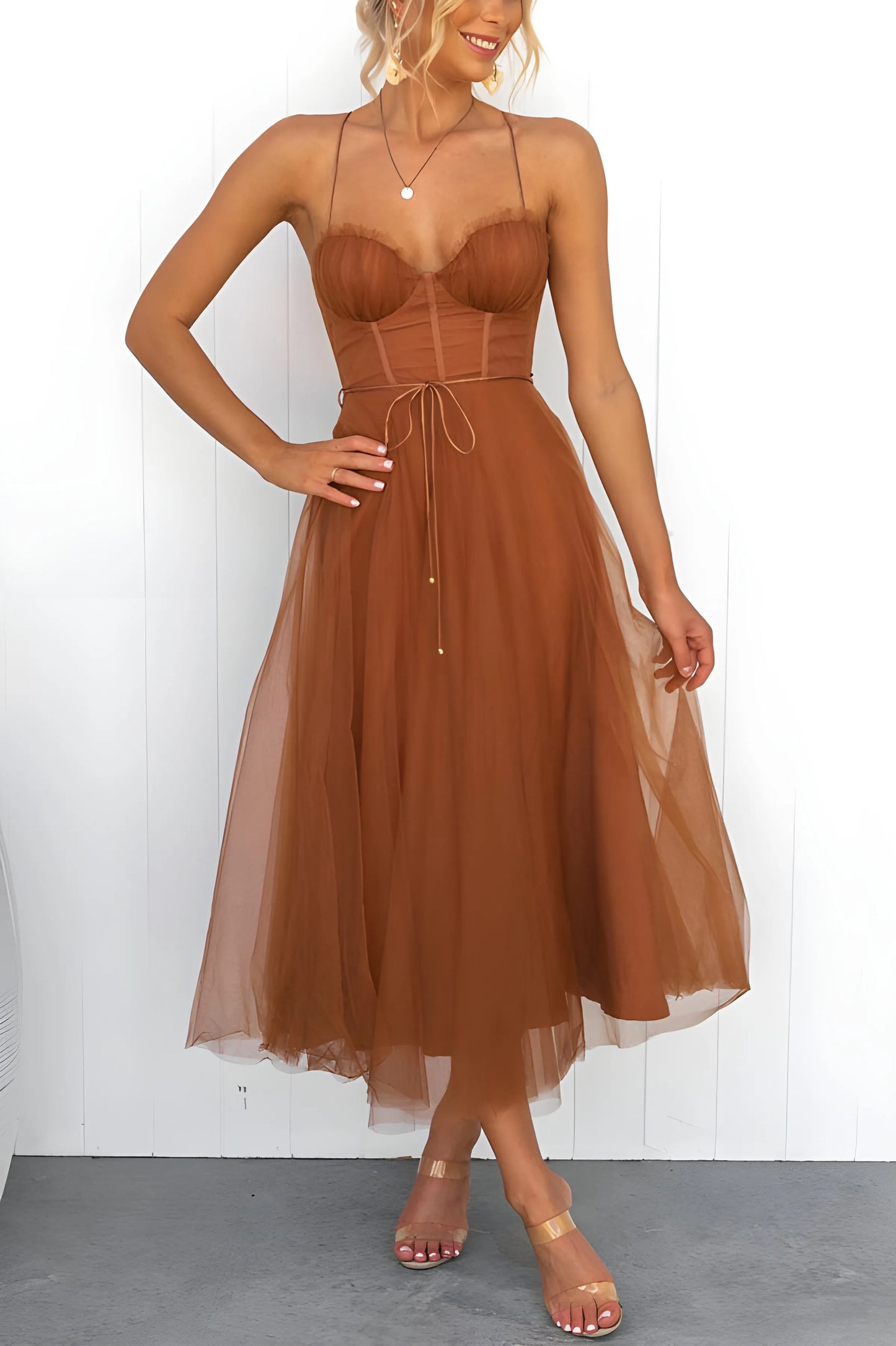 Women's Elegant Flowy Maxi Wedding Guest Dress with Sweetheart Neckline