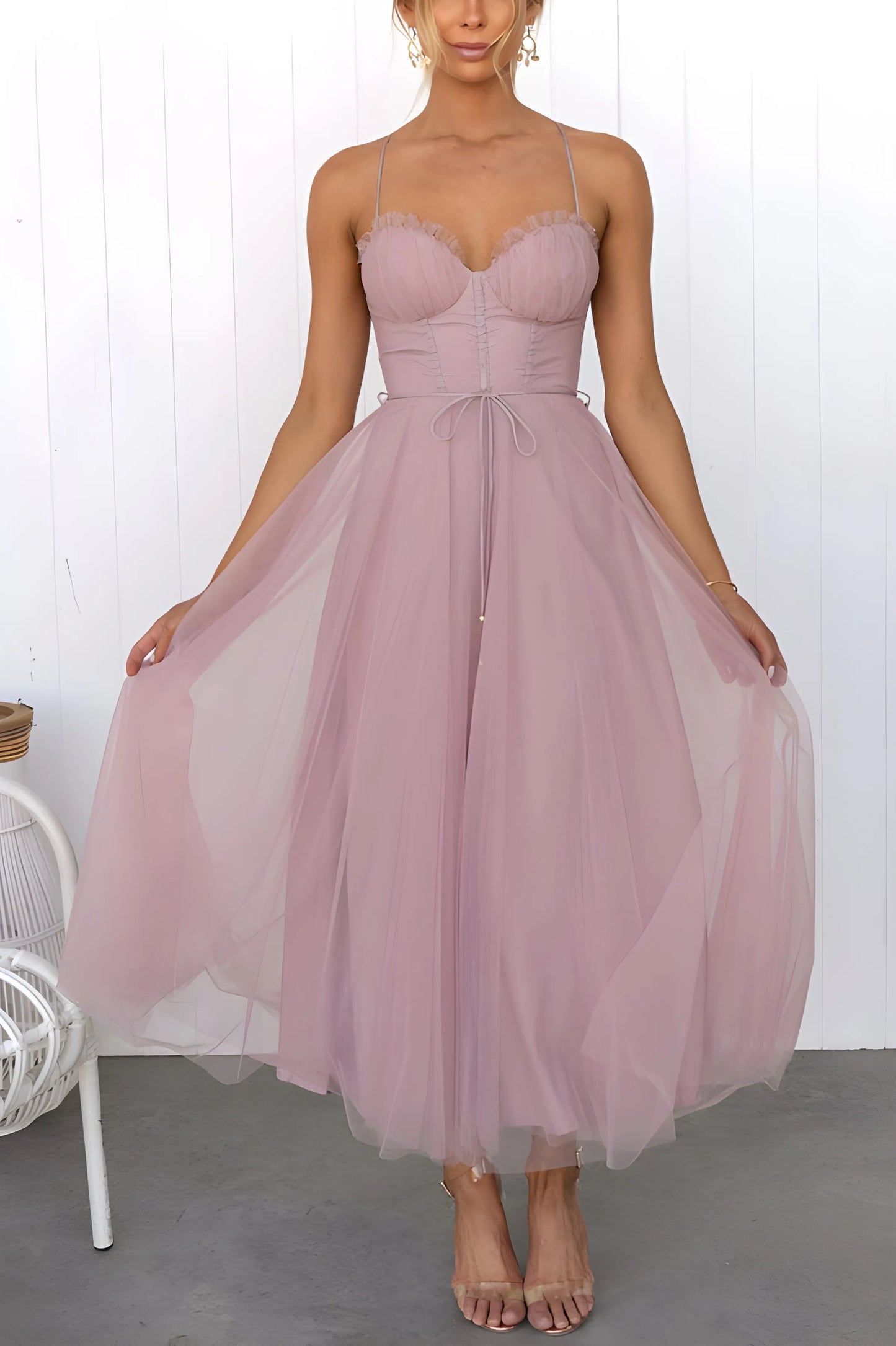 Women's Elegant Flowy Maxi Wedding Guest Dress with Sweetheart Neckline
