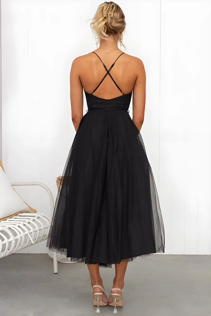 Women's Elegant Flowy Maxi Wedding Guest Dress with Sweetheart Neckline