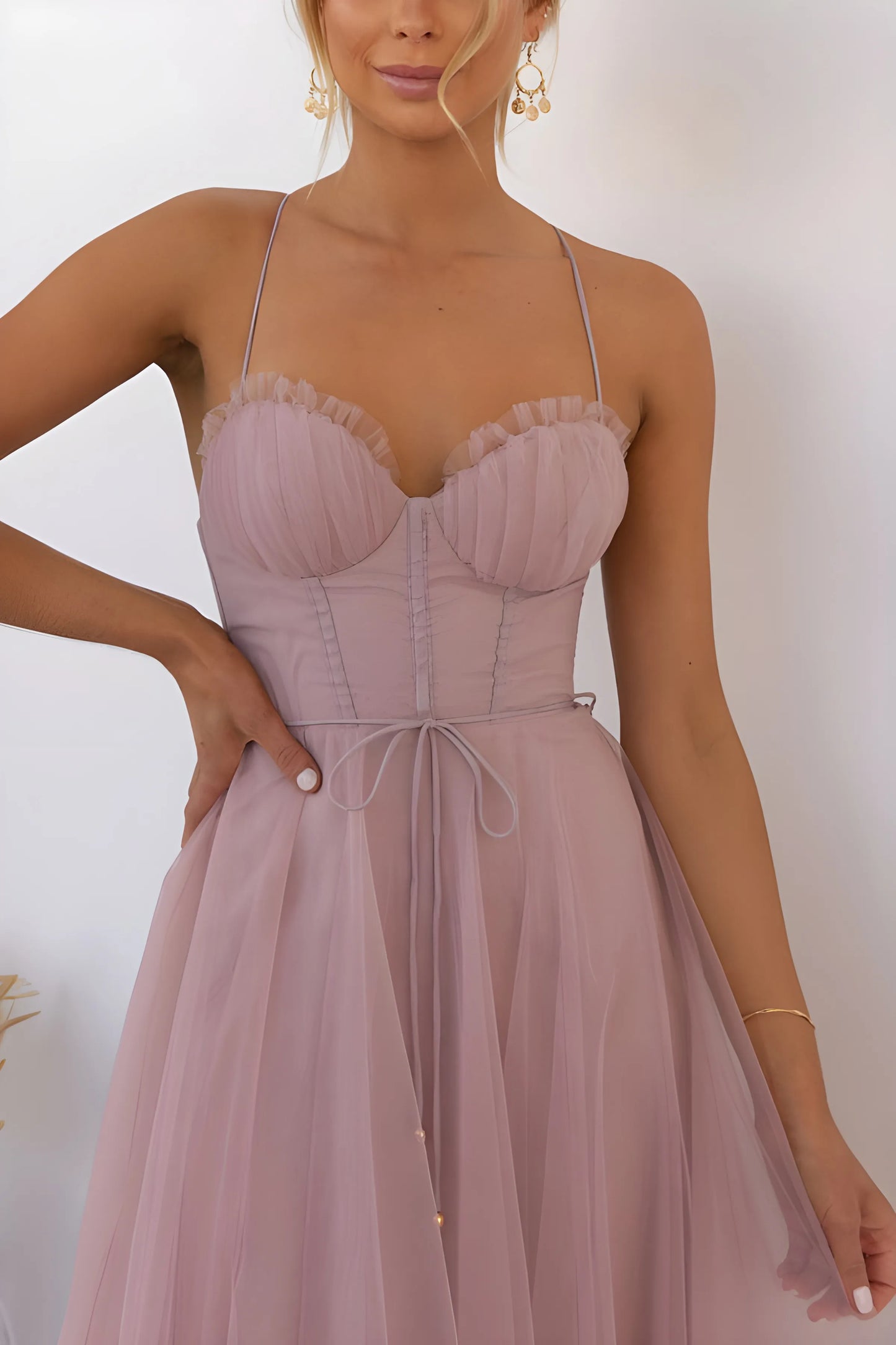 Women's Elegant Flowy Maxi Wedding Guest Dress with Sweetheart Neckline