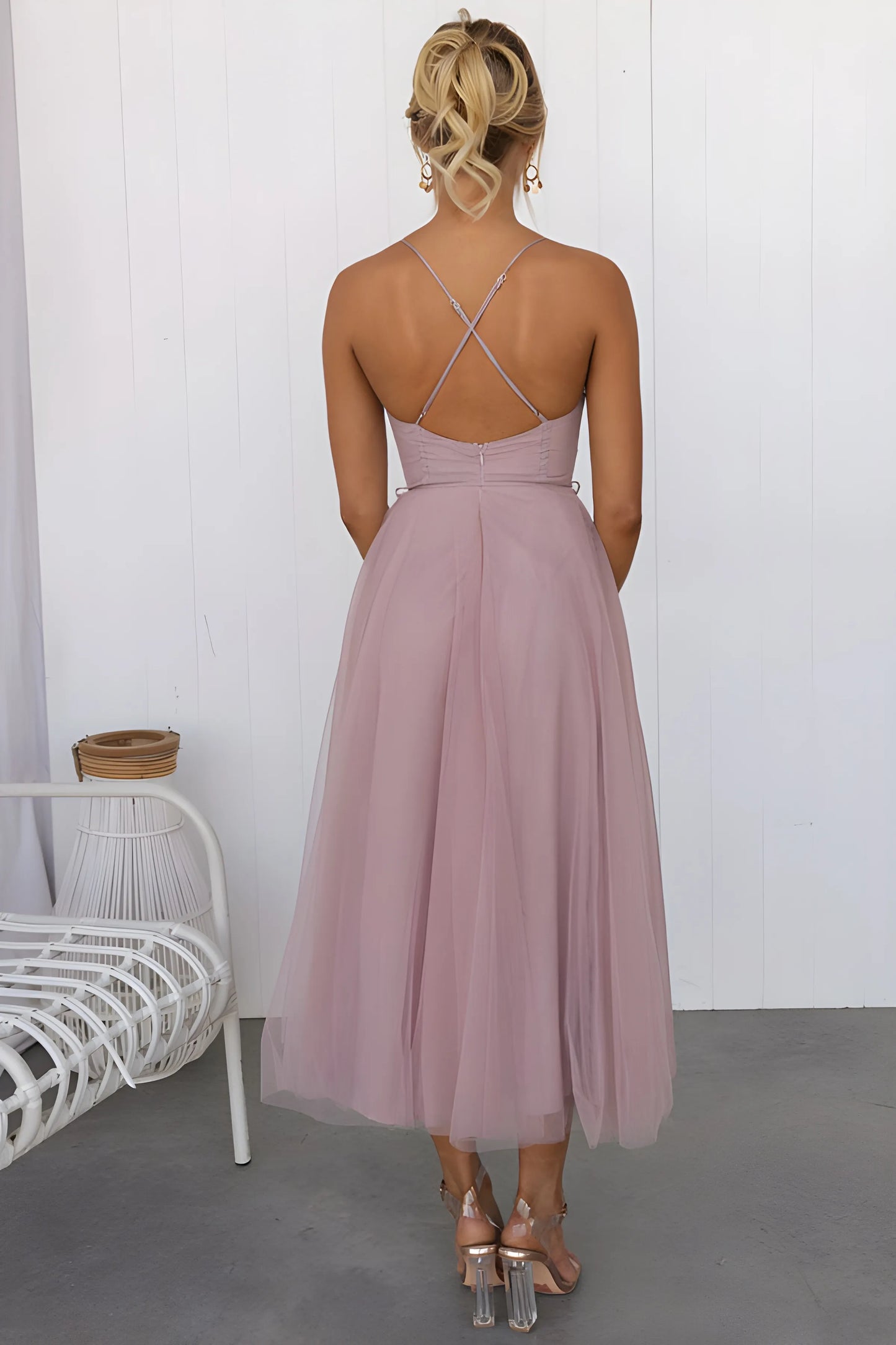 Women's Elegant Flowy Maxi Wedding Guest Dress with Sweetheart Neckline