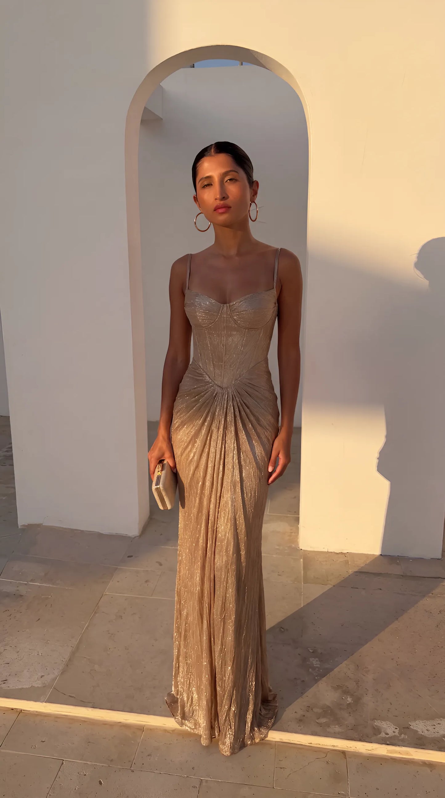 Women's Elegant Open Back Maxi Wedding Guest Dress with Sweetheart Neckline