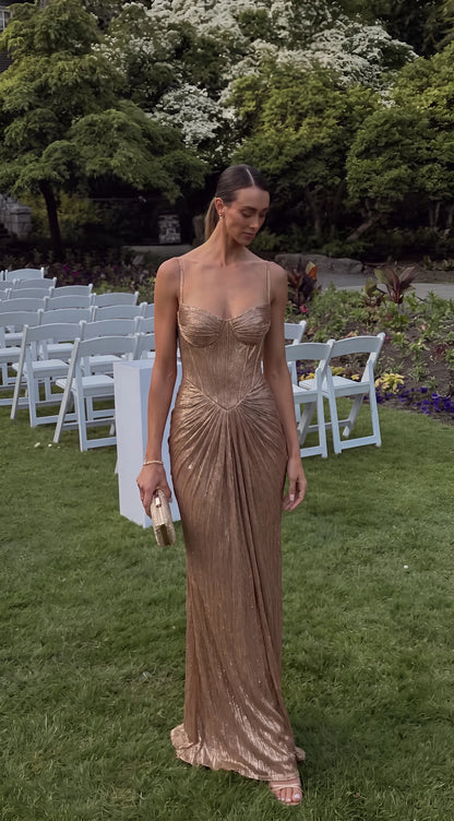 Women's Elegant Open Back Maxi Wedding Guest Dress with Sweetheart Neckline