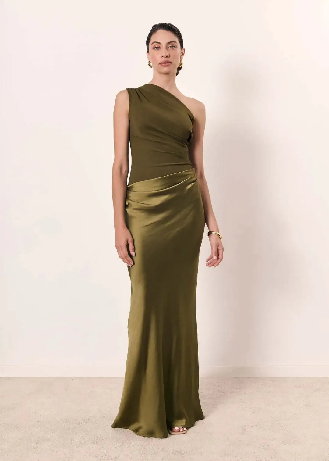 Women's Elegant Sleeveless Maxi Wedding Guest Dress with Asymmetric Neckline