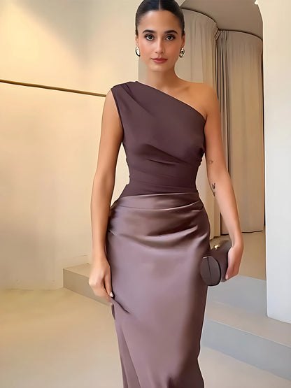 Women's Elegant Sleeveless Maxi Wedding Guest Dress with Asymmetric Neckline