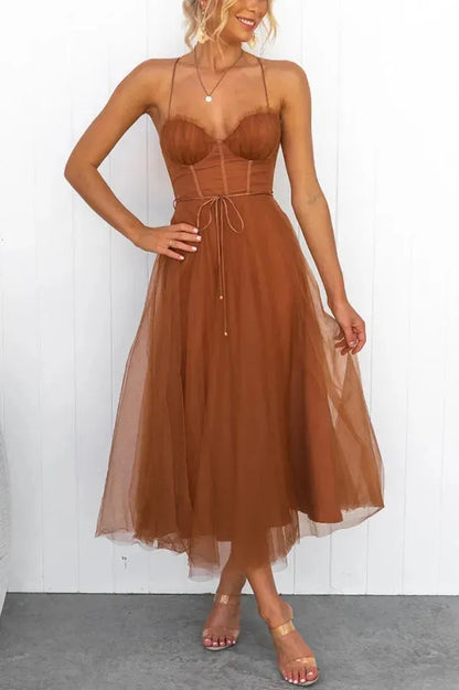 Women's Elegant Sleeveless Maxi Wedding Guest Dress with Sweetheart Neckline