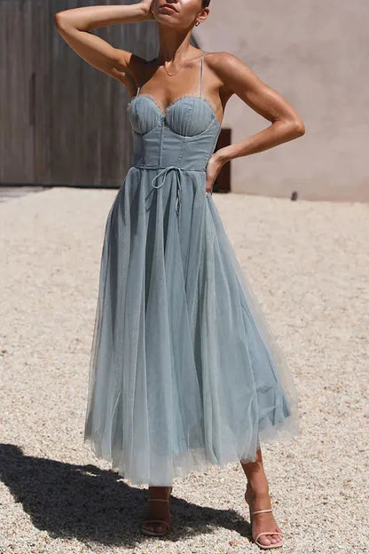 Women's Elegant Sleeveless Maxi Wedding Guest Dress with Sweetheart Neckline