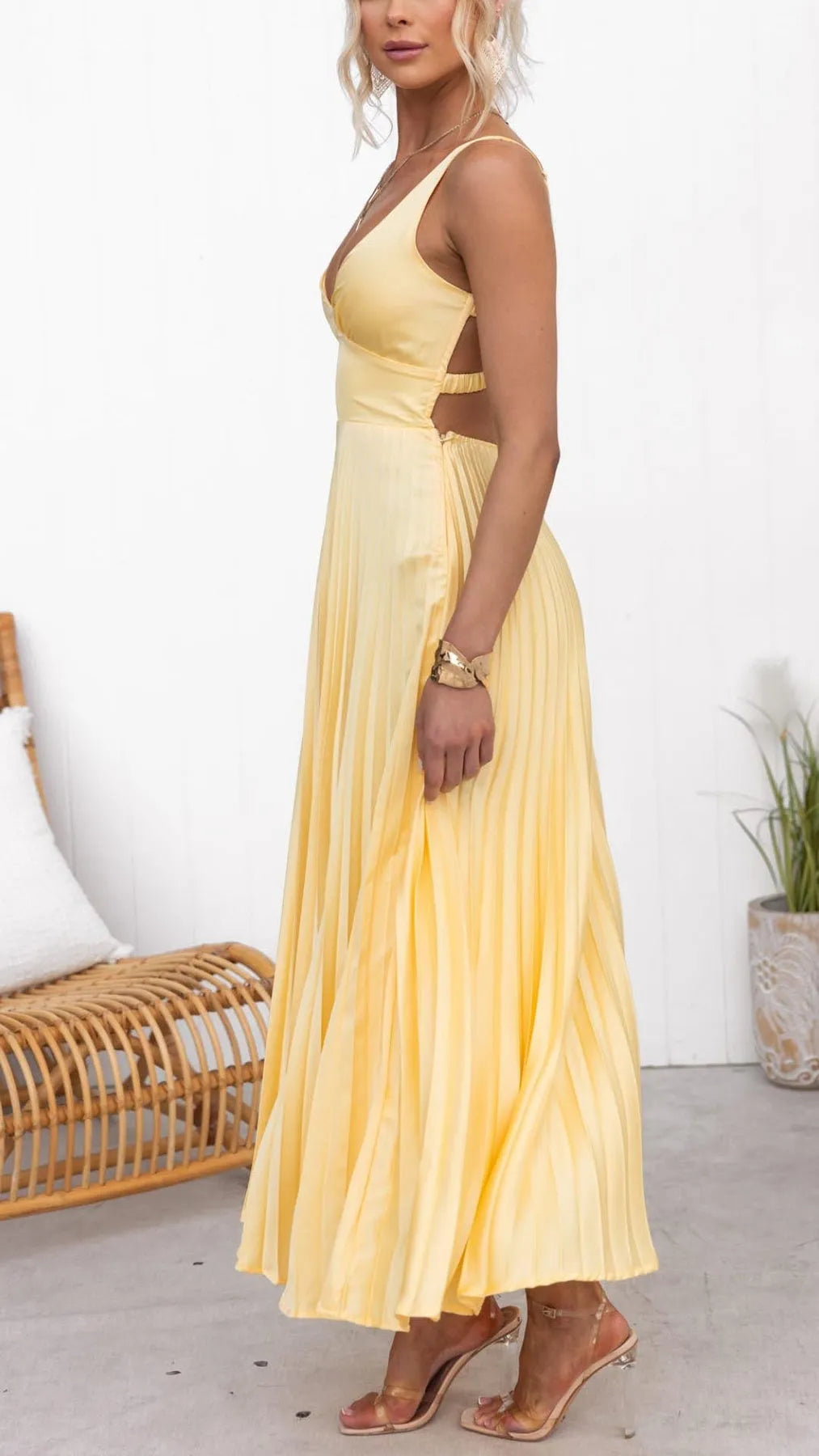 Women's Flowy Pleated Maxi Wedding Guest Dress with V-Neck