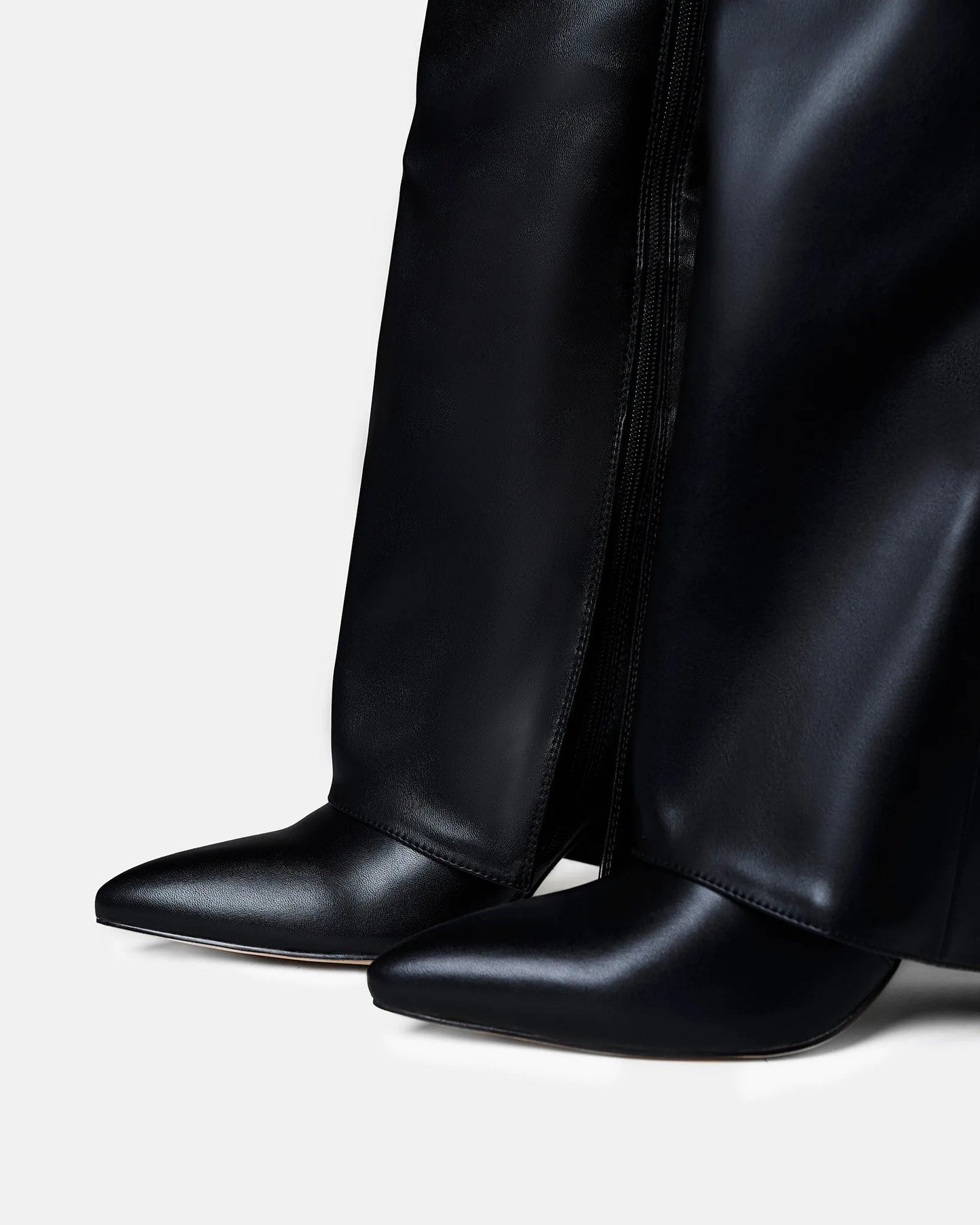 Women's Knee High Stylish Boots with Heeled Design