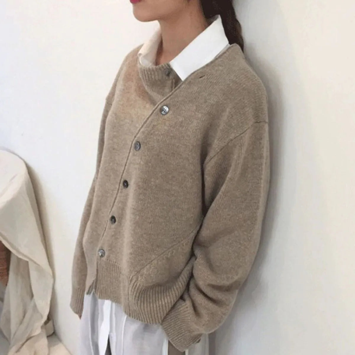Women's Knitted Cardigan with Button Closure and Ribbed Cuffs