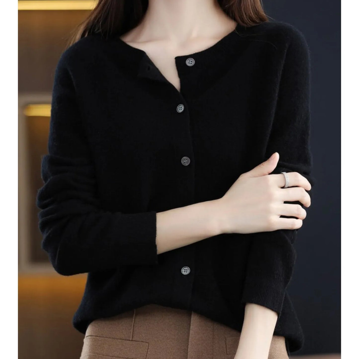 Women's Knitted Cardigan with Button Closure and Ribbed Hem