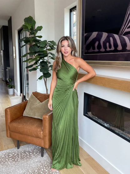 Women's Pleated Flowy Maxi Wedding Guest Dress with One Shoulder