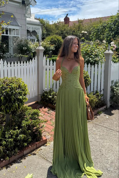 Women's Pleated Flowy Maxi Wedding Guest Dress with Sweetheart Neckline